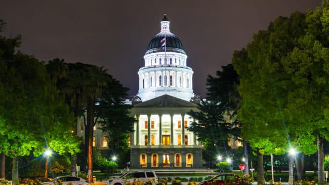 Lawmakers set to give more lavish pension benefits to California’s highest-paid workers